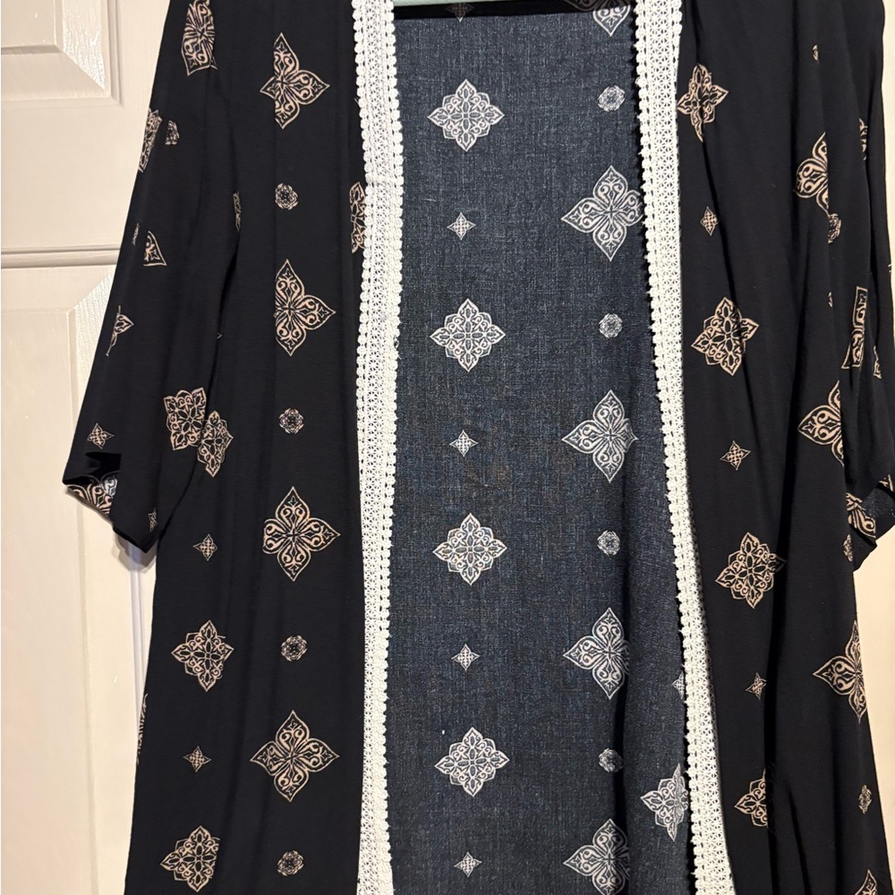 Cozy Casual Black and White Floral Kimono